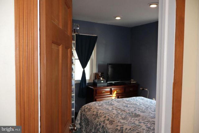 16 E SECOND AVE, Ridgeley, WV 26753