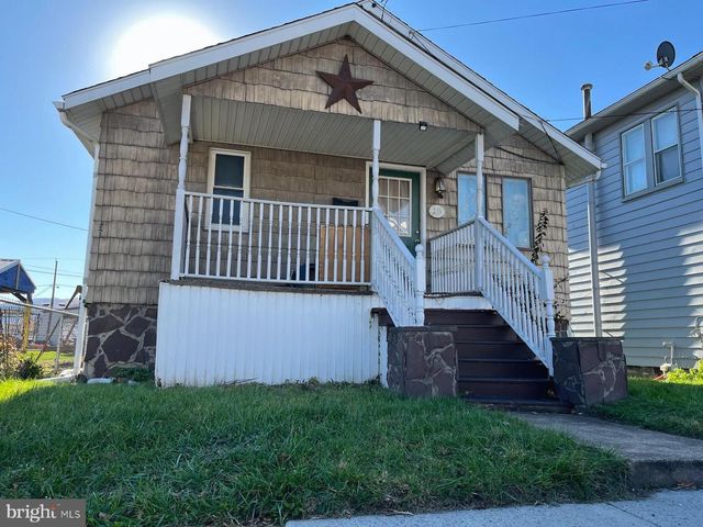 16 E SECOND AVE, Ridgeley, WV 26753