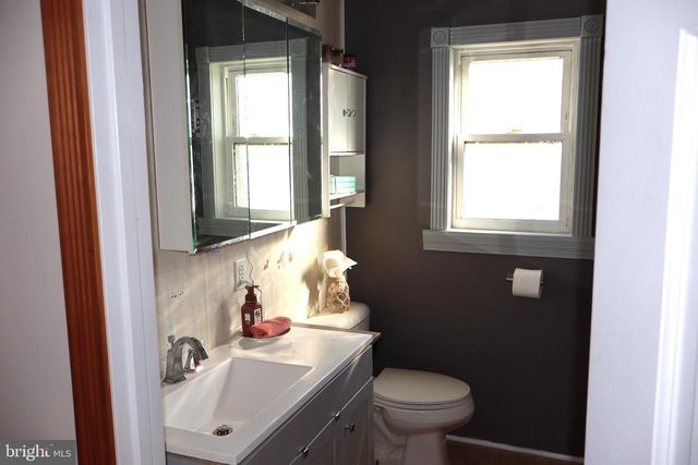 16 E SECOND AVE, Ridgeley, WV 26753