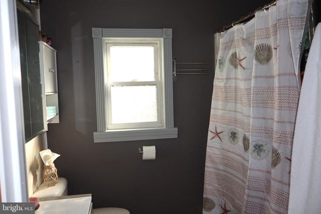 16 E SECOND AVE, Ridgeley, WV 26753