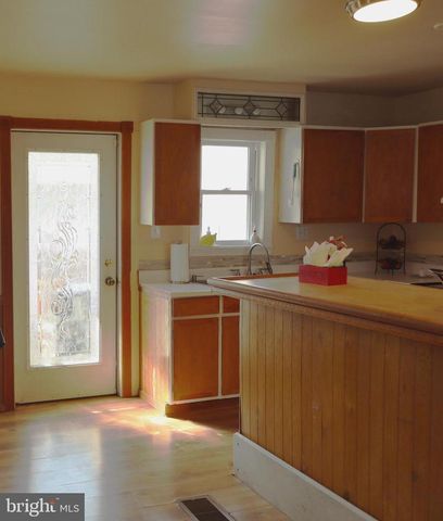 16 E SECOND AVE, Ridgeley, WV 26753