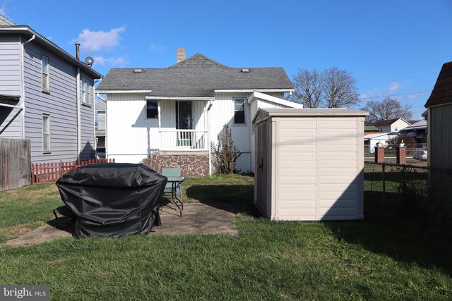 16 E SECOND AVE, Ridgeley, WV 26753