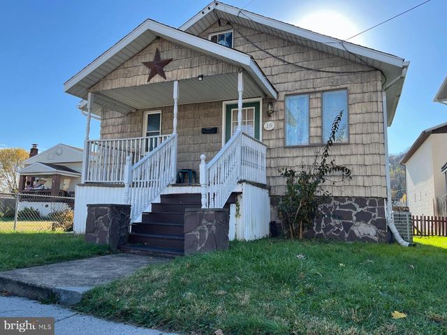 16 E SECOND AVE, Ridgeley, WV 26753