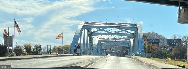 16 E SECOND AVE, Ridgeley, WV 26753