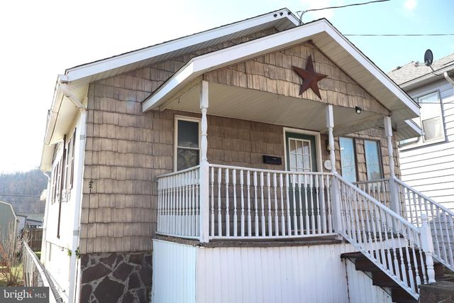 16 E SECOND AVE, Ridgeley, WV 26753