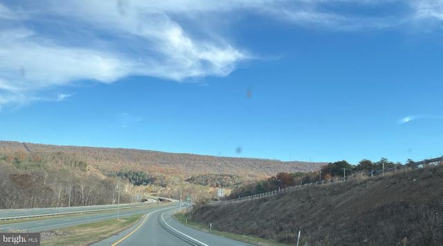 16 E SECOND AVE, Ridgeley, WV 26753