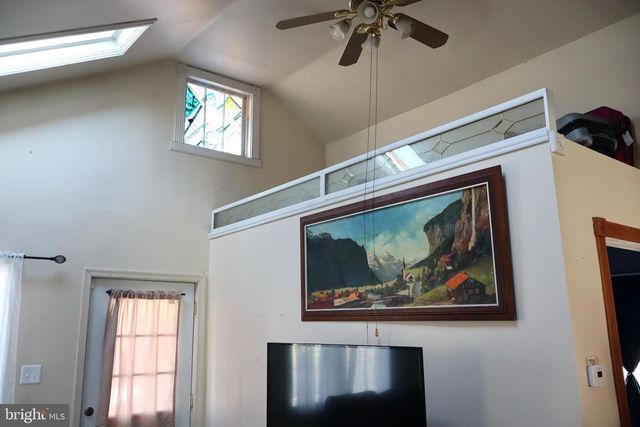 16 E SECOND AVE, Ridgeley, WV 26753