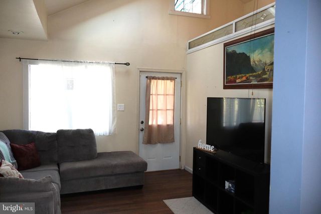 16 E SECOND AVE, Ridgeley, WV 26753