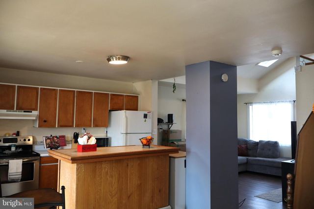 16 E SECOND AVE, Ridgeley, WV 26753