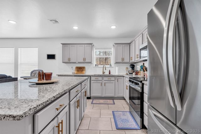 922 Indian Plains, Ardmore, OK 73401