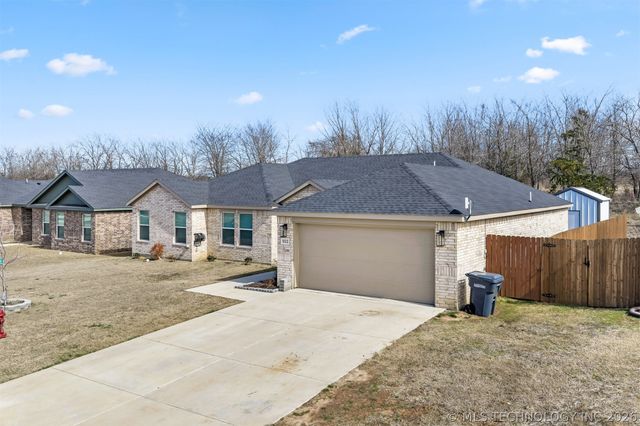 922 Indian Plains, Ardmore, OK 73401