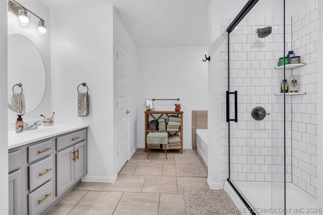 922 Indian Plains, Ardmore, OK 73401