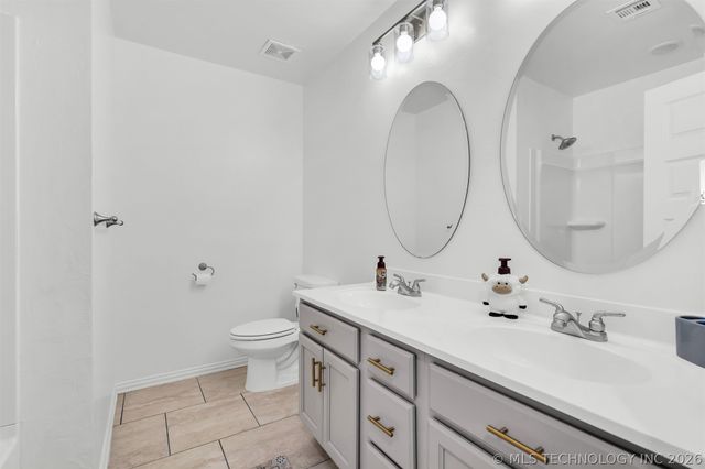 922 Indian Plains, Ardmore, OK 73401