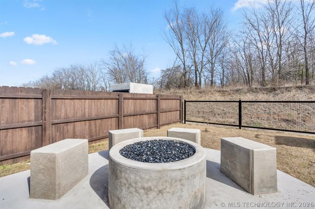 922 Indian Plains, Ardmore, OK 73401