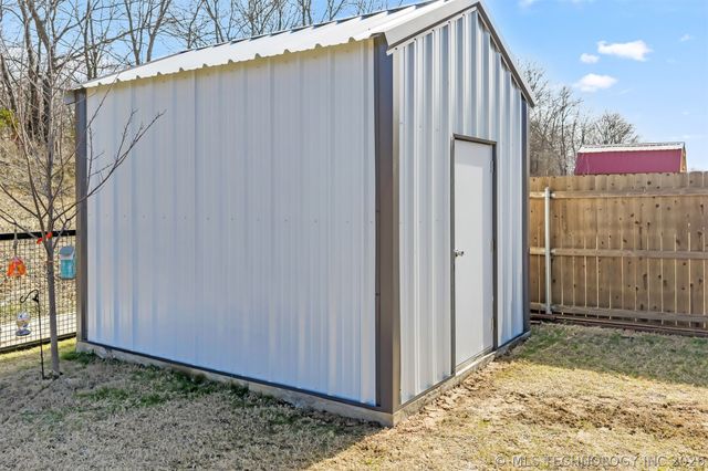 922 Indian Plains, Ardmore, OK 73401