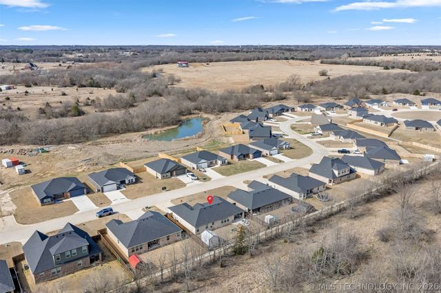 922 Indian Plains, Ardmore, OK 73401