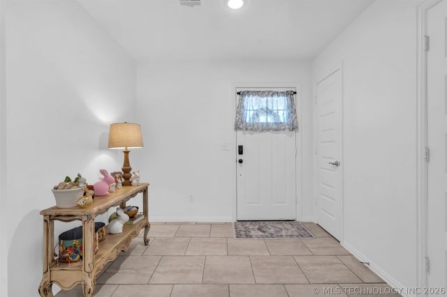 922 Indian Plains, Ardmore, OK 73401