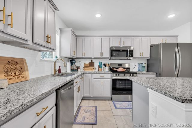 922 Indian Plains, Ardmore, OK 73401