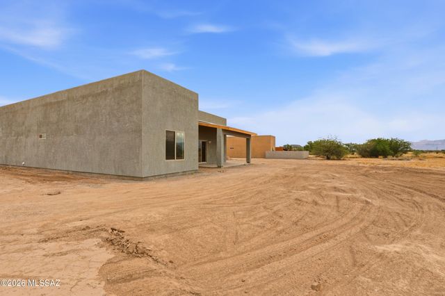 5583 S Swires Road, Tucson, AZ 85746