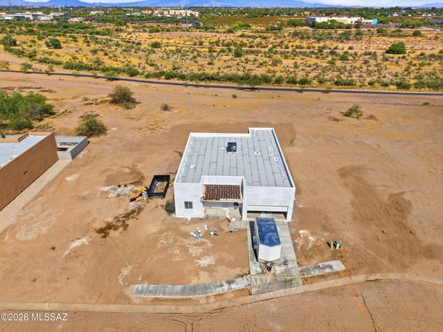 5583 S Swires Road, Tucson, AZ 85746