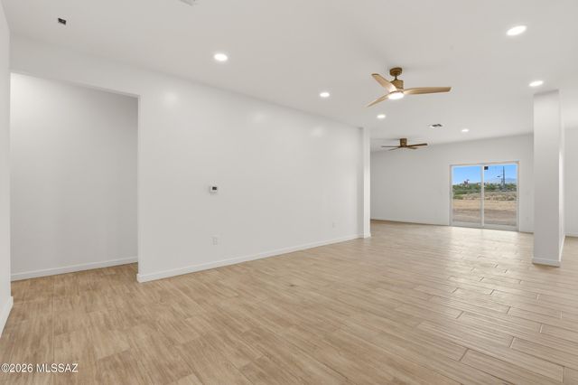 5583 S Swires Road, Tucson, AZ 85746