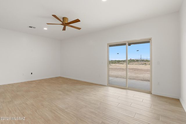 5583 S Swires Road, Tucson, AZ 85746