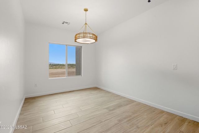 5583 S Swires Road, Tucson, AZ 85746