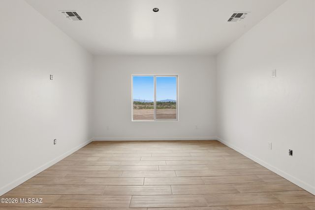 5583 S Swires Road, Tucson, AZ 85746