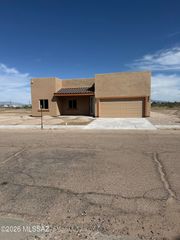 5583 S Swires Road, Tucson, AZ 85746