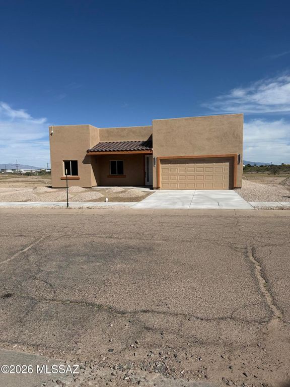 5583 S Swires Road, Tucson, AZ 85746