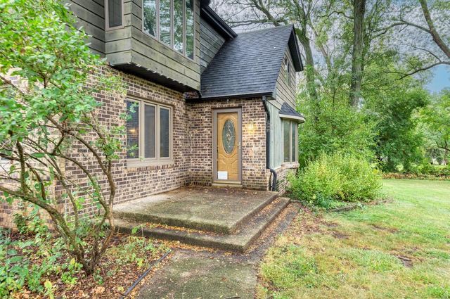 6N331 Keeney Road, Keeneyville, IL 60172