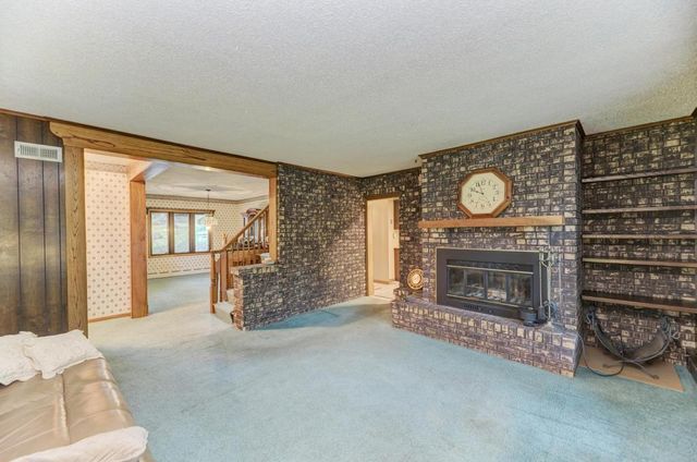 6N331 Keeney Road, Keeneyville, IL 60172