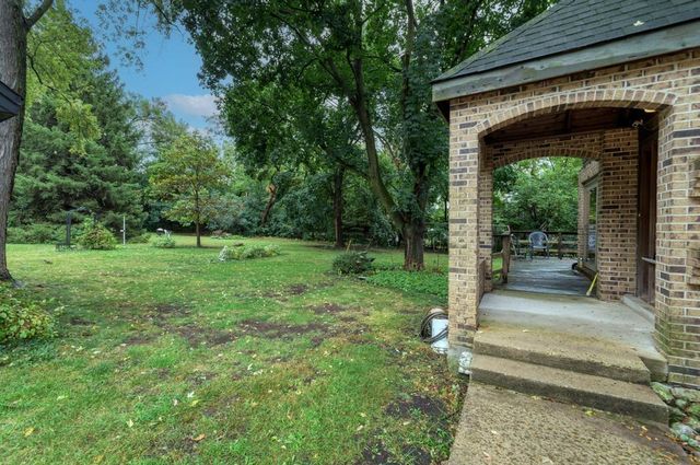 6N331 Keeney Road, Keeneyville, IL 60172