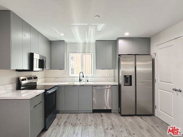 11512 Oxford Avenue G, Hawthorne, CA 90250