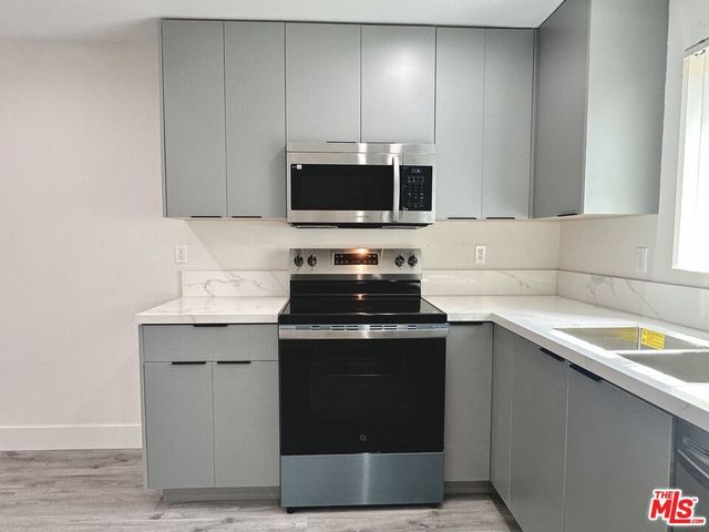 11512 Oxford Avenue G, Hawthorne, CA 90250