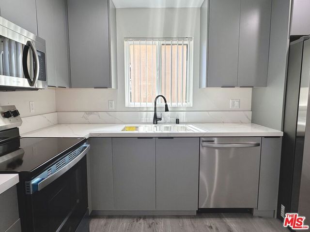 11512 Oxford Avenue G, Hawthorne, CA 90250