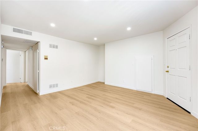 7750 Laurel Canyon Boulevard 5, North Hollywood, CA 91605