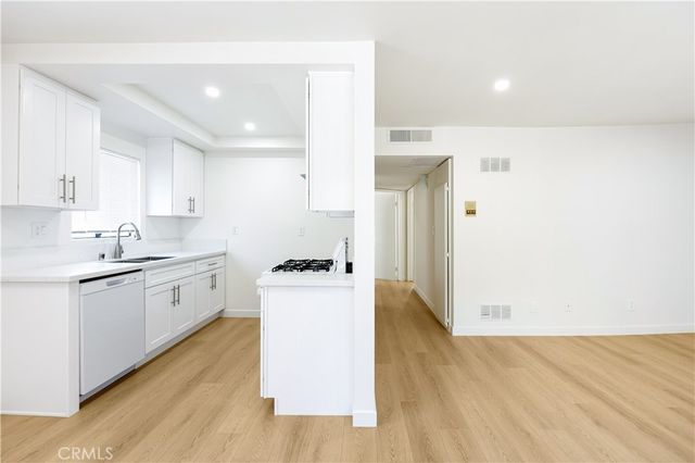7750 Laurel Canyon Boulevard 5, North Hollywood, CA 91605