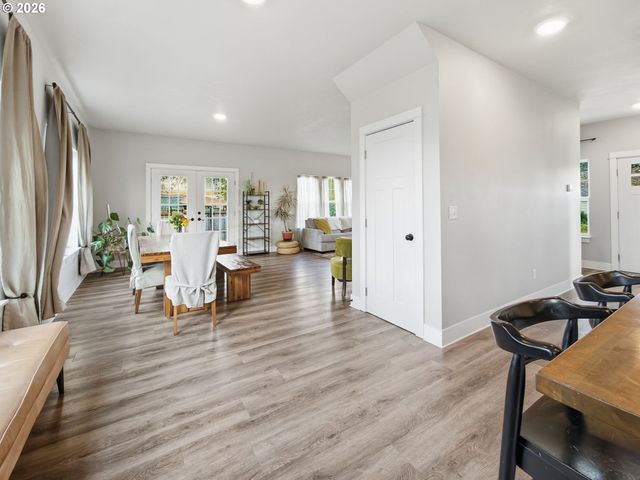 1310 ELM St, Junction City, OR 97448