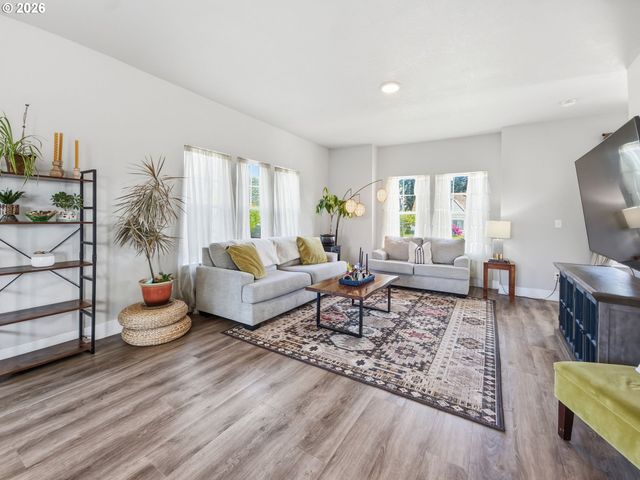 1310 ELM St, Junction City, OR 97448