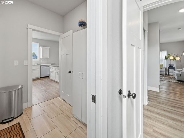 1310 ELM St, Junction City, OR 97448