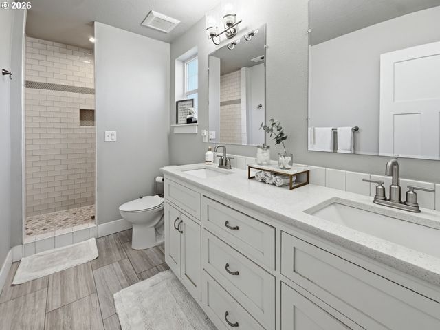 1310 ELM St, Junction City, OR 97448