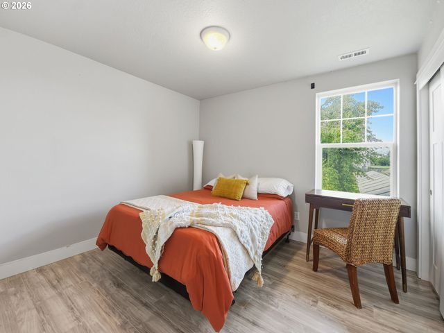 1310 ELM St, Junction City, OR 97448