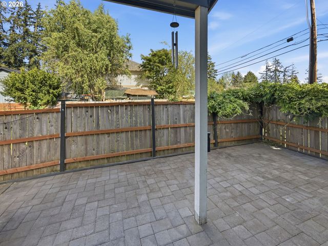 1310 ELM St, Junction City, OR 97448