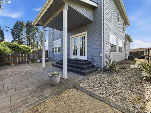 1310 ELM St, Junction City, OR 97448