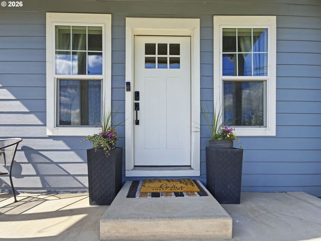 1310 ELM St, Junction City, OR 97448