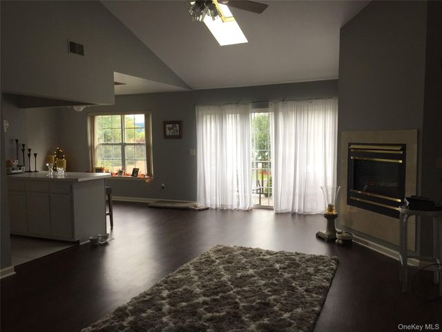 1155 Washington Green, New Windsor, NY 12553