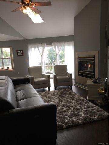 1155 Washington Green, New Windsor, NY 12553