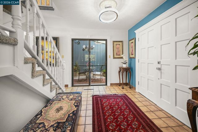 864 Coachman Pl, Clayton, CA 94517