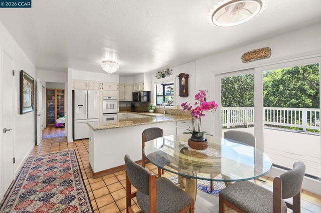 864 Coachman Pl, Clayton, CA 94517